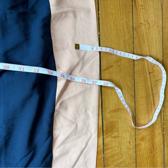 Kimi & Kai lace trimmed colour block maternity dress - Picture 9 of 9